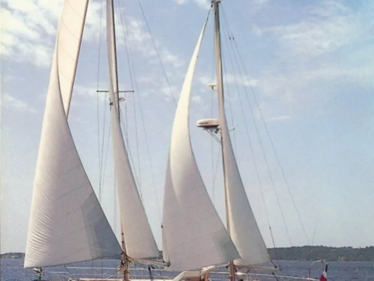 Boat rental Amel Maramu in Santa-Maria-Poggio on Samboat