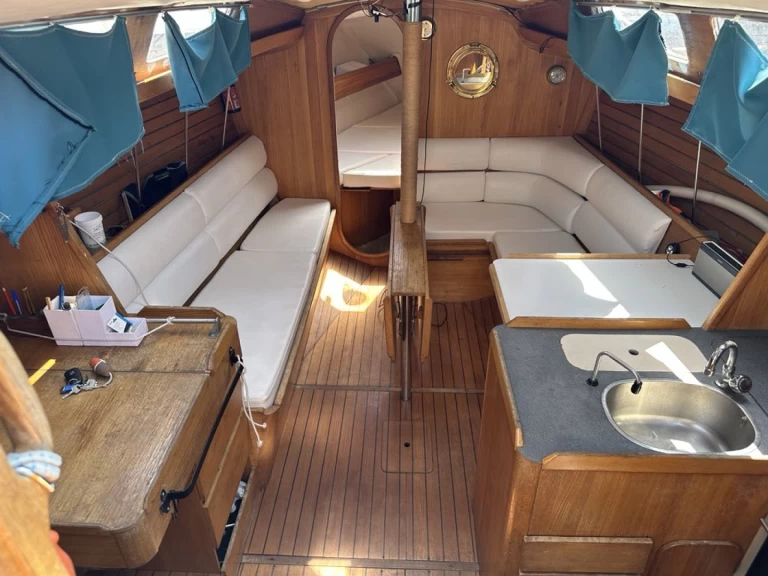 Bareboat Rental Sailboat Kirie with a boat licence