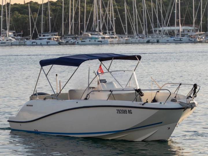 Rent a Quicksilver Activ 675 Open Rogoznica