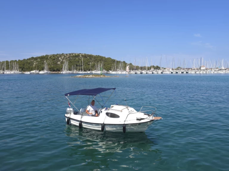 M-Sport 5 in Rogoznica on SamBoat