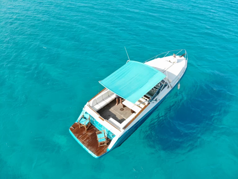 Motorboat for rent Mahón at the best price