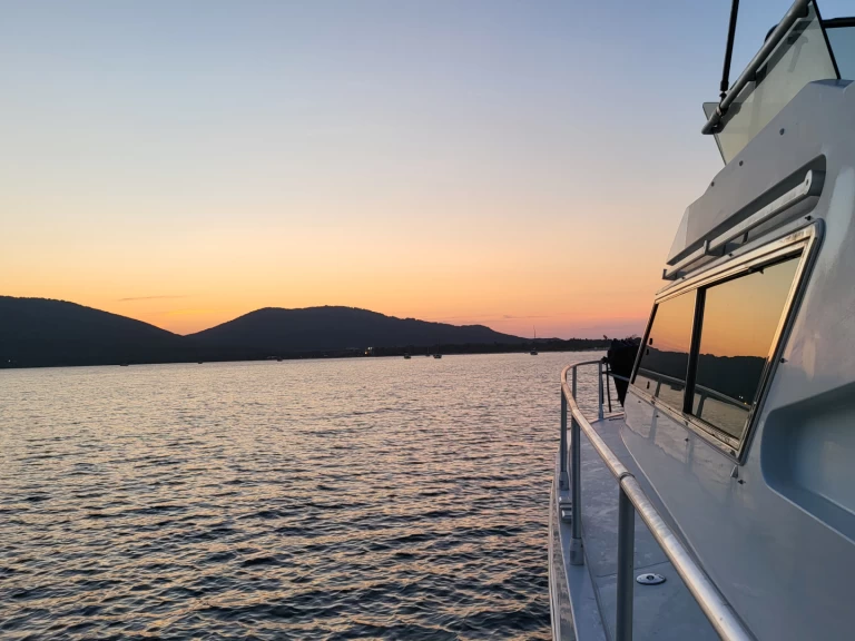 Motorboat for rent Porto di Fertilia at the best price