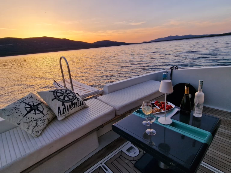 Ferretti Altura 40 in Porto di Fertilia on SamBoat