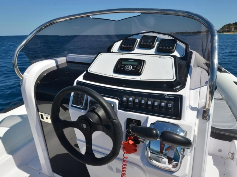 Ranieri Cayman 28 Sport Touring charter bareboat or captained in  Altea