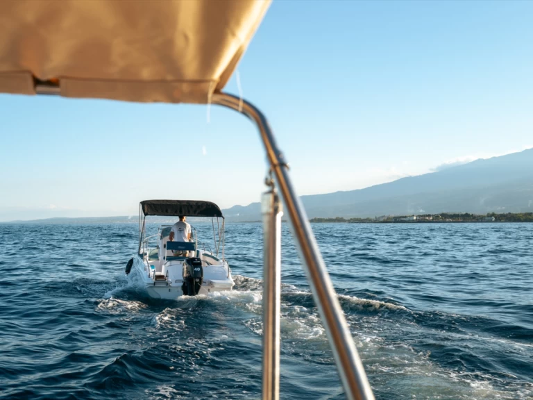 Motorboat rental with or without captain blumax 19 pro Taormina