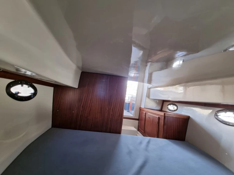 Yacht charter Six-Fours-les-Plages cheap 780 WA