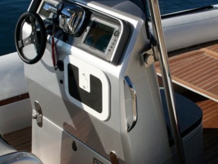RIB for rent Six-Fours-les-Plages at the best price