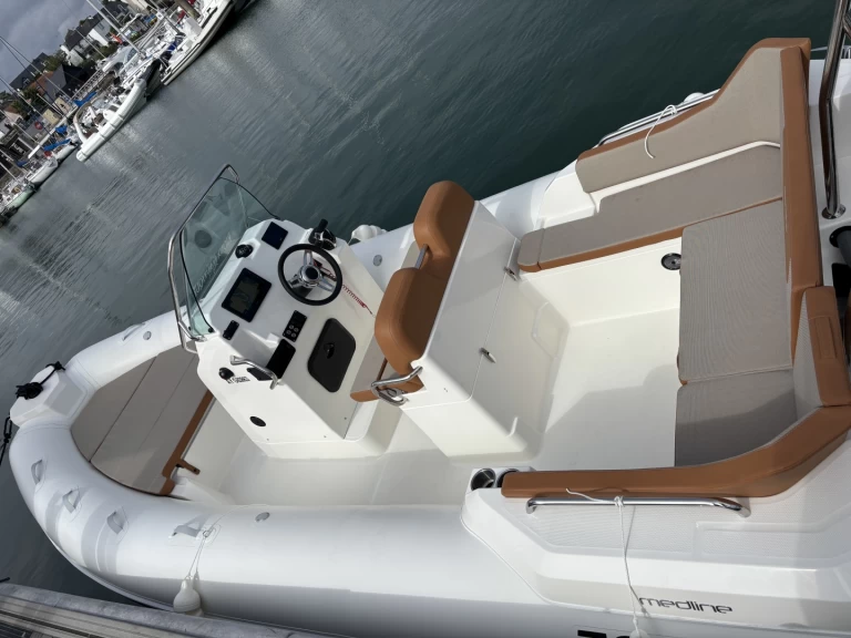 Yacht charter La Trinité-sur-Mer cheap Medline 6.8