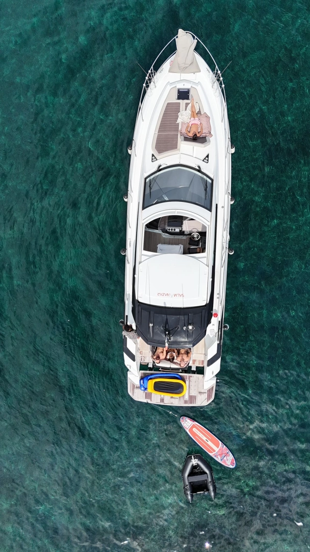 Yacht charter Golfe-Juan cheap Gran Turismo 46
