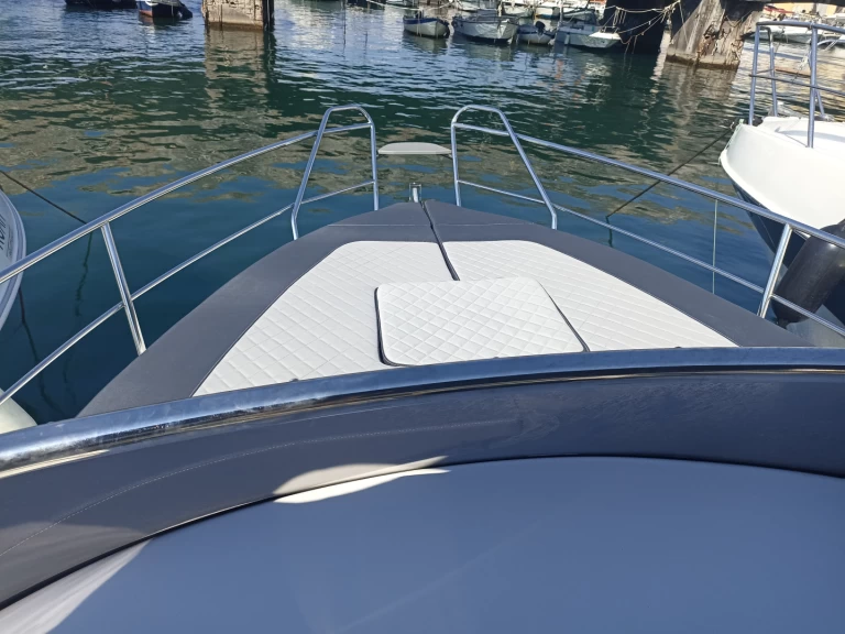 Motorboat for rent Castellammare di Stabia at the best price