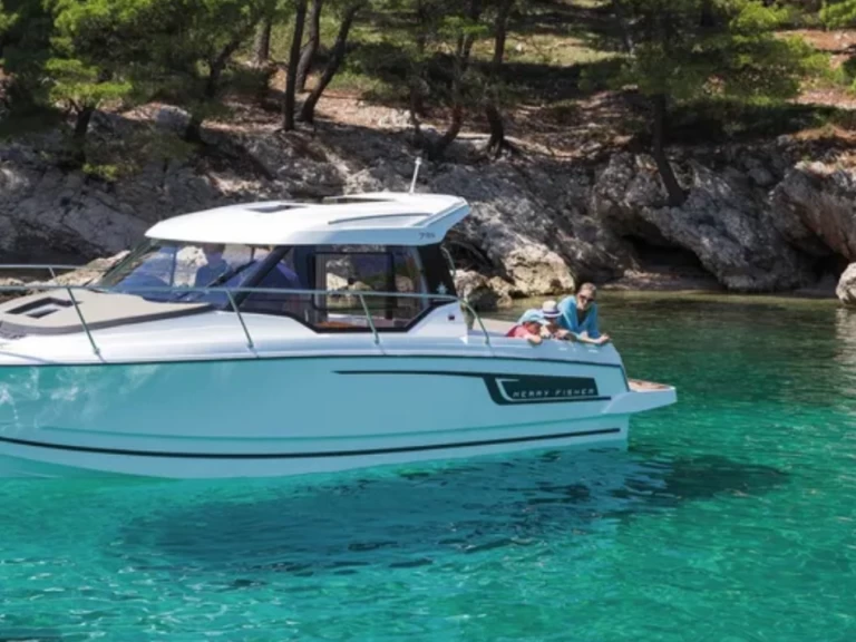 Boat rental Jeanneau Merry Fisher 795 in Sanremo on Samboat