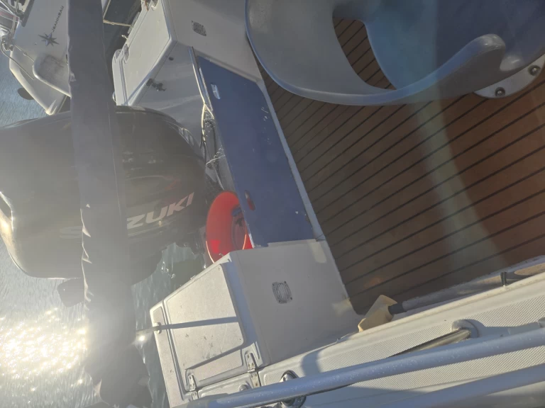 Rent a Chris Craft Sea Hawk 195 Arcachon