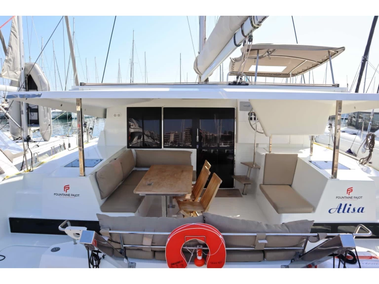 Fountaine Pajot Lucia 40 in Lygia on SamBoat