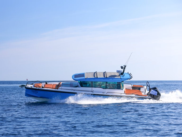 Bareboat Rental Motorboat Axopar with a boat licence