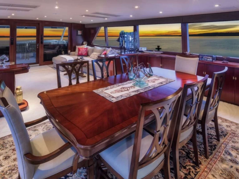 Luxury Yacht rental with or without captain Broward Seattle