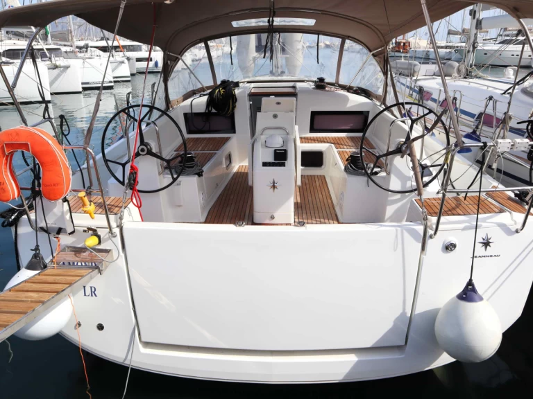Sailboat rental in Lygia - Jeanneau Sun Odyssey 440