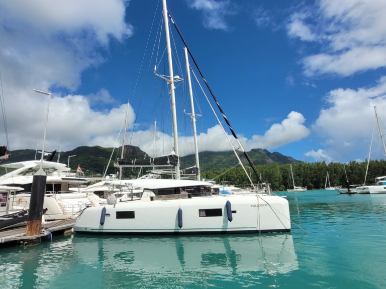 Bareboat Rental Catamaran Lagoon with a boat licence