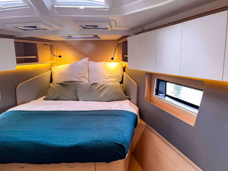 Sailboat rental in Rostock - Dufour Dufour 41