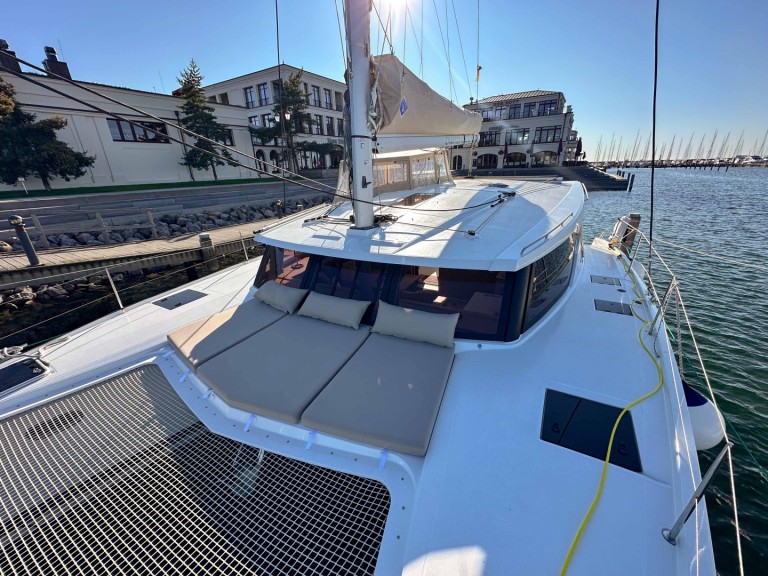 Rent a Fountaine Pajot Isla 40 Rostock