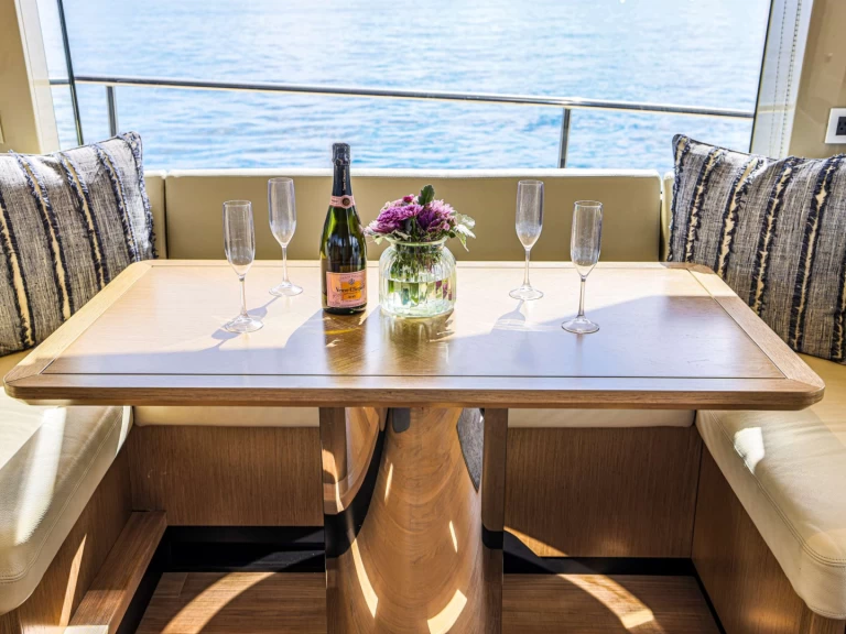 Luxury Yacht rental with or without captain Absolute Palm Beach