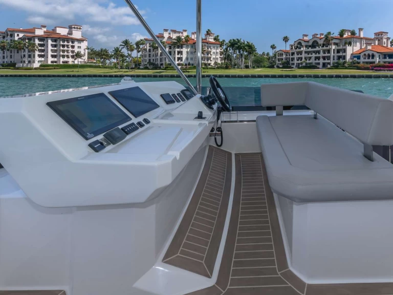 Boat rental Leopard Archipelago II in Miami on Samboat