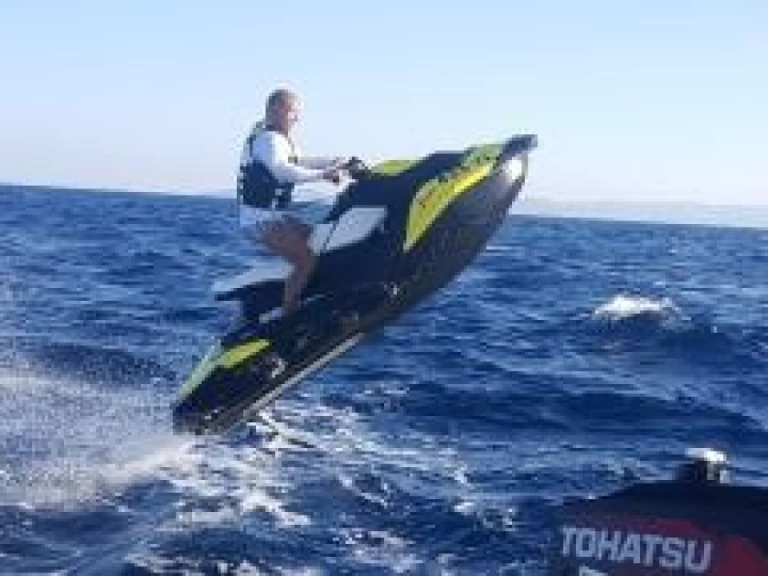 Sealine Spark  charter bareboat or captained in  Rovinj