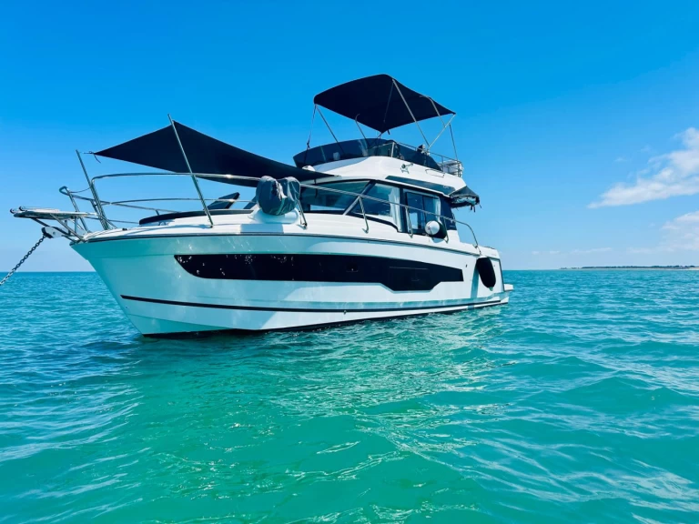 Rent a Jeanneau Merry Fisher 1095 Fly Talmont-Saint-Hilaire