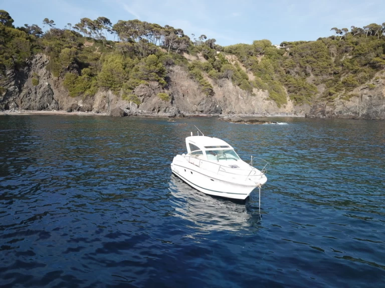 Motorboat for rent Six-Fours-les-Plages at the best price