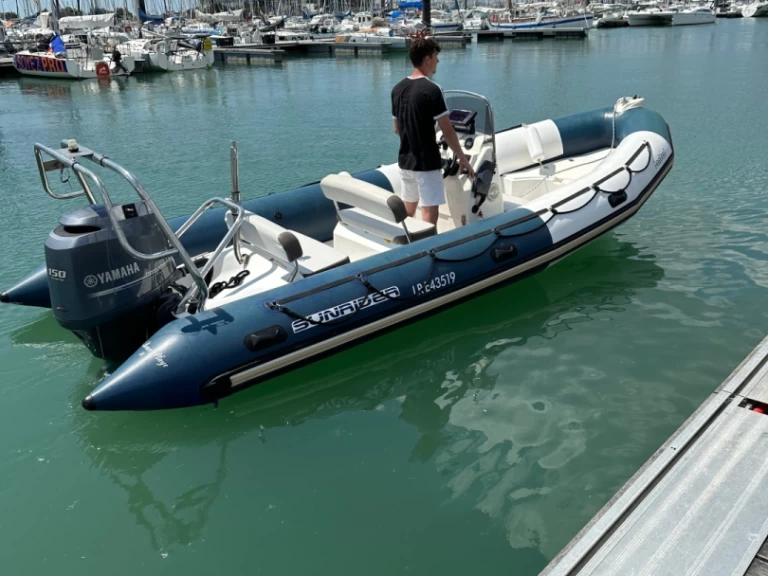 RIB rental in La Rochelle - Bombard Sunrider 650