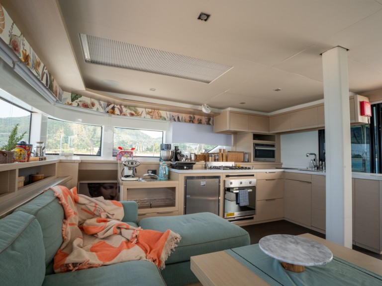 Lagoon Lagoon 55 in Capo d'Orlando on SamBoat