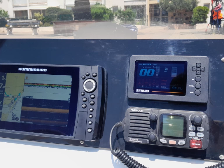 RIB rental in Gruissan - Capelli Tempest 700 Open