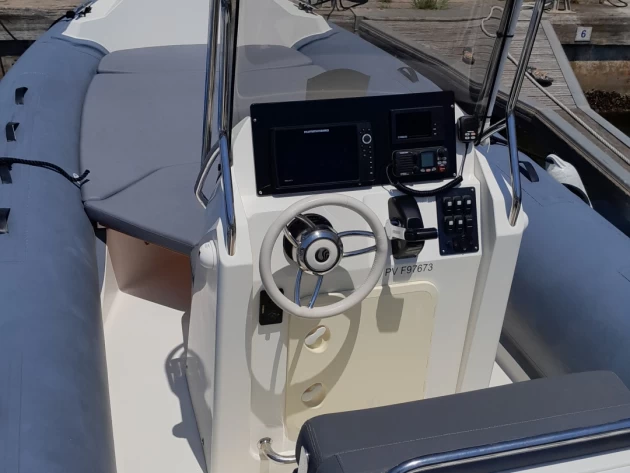 Bareboat Rental RIB Capelli with a boat licence