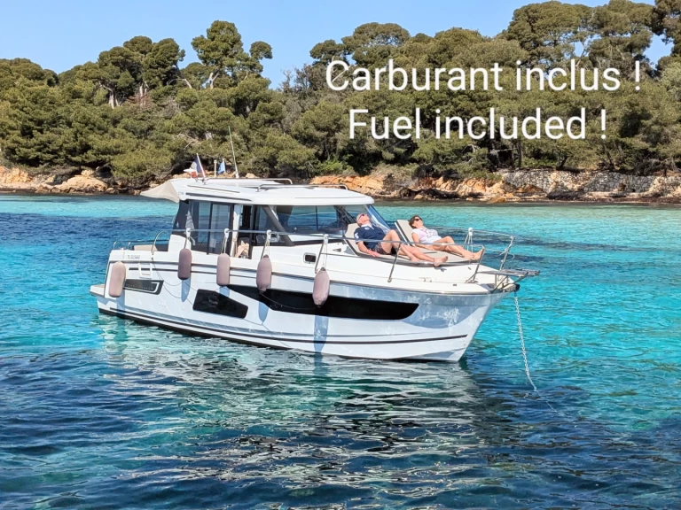 Bareboat Rental Motorboat Jeanneau with a boat licence
