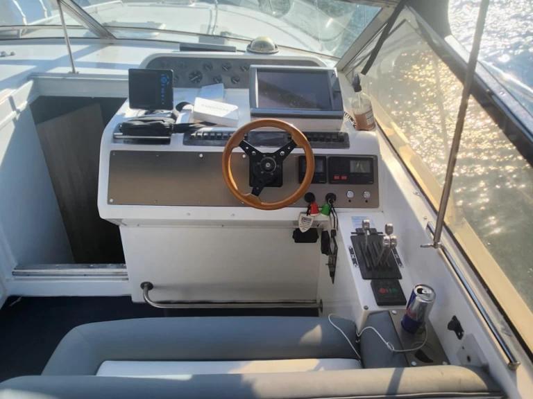 Boat rental Fairline Targa 42 in Cannes on Samboat