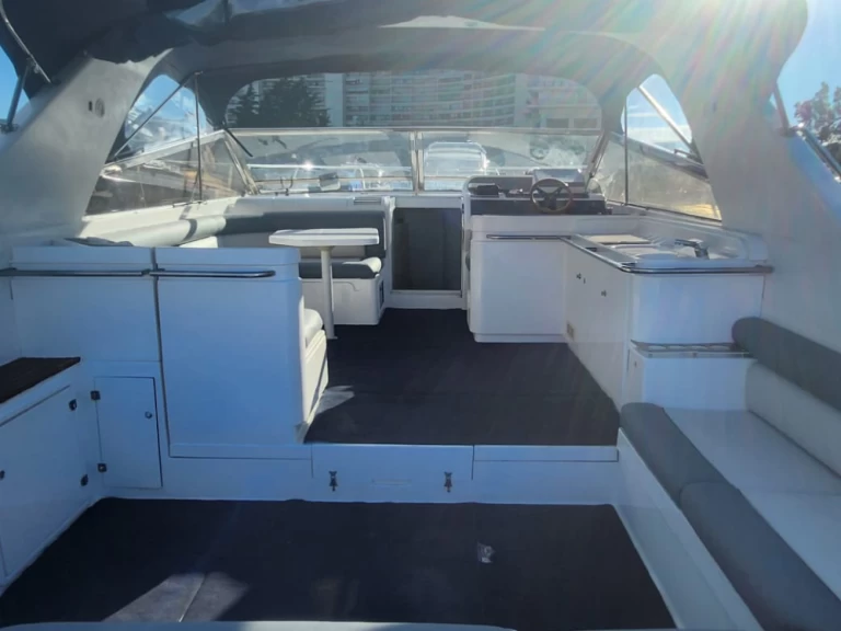 Bareboat Rental Motorboat Fairline with a boat licence