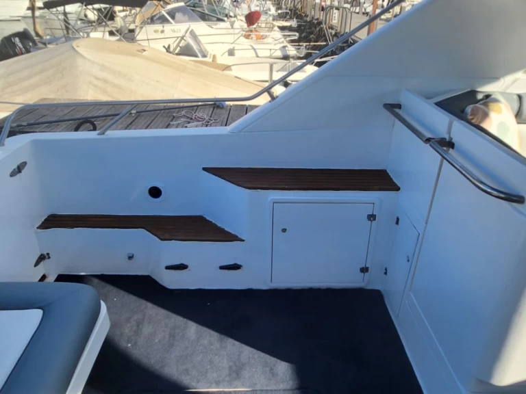 Motorboat for rent Cannes at the best price