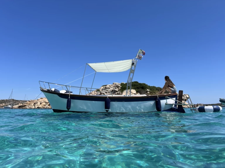 Motorboat rental with or without captain Salpa Palau