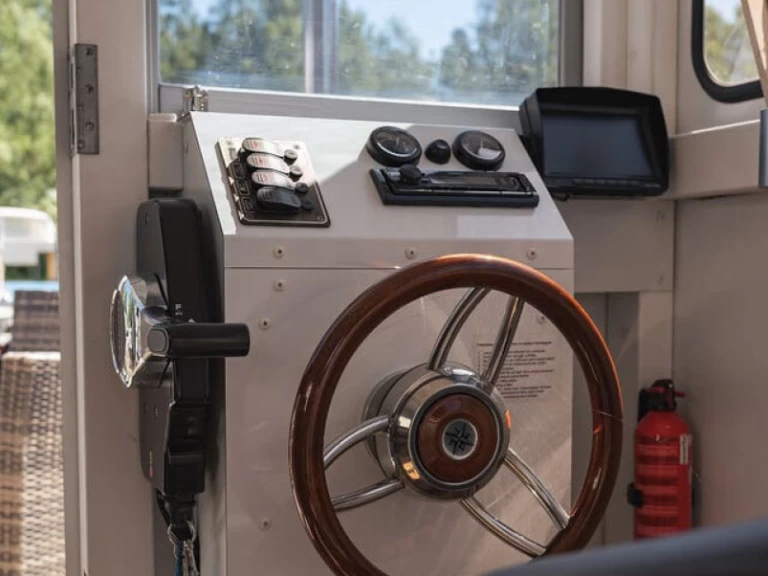 Houseboat for rent Zehdenick at the best price