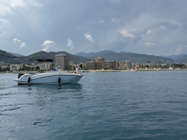 Quicksilver Activ 555 Open in Sanremo on SamBoat