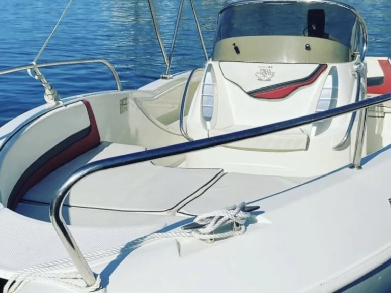 Yacht charter Sanremo cheap Activ 555 Open