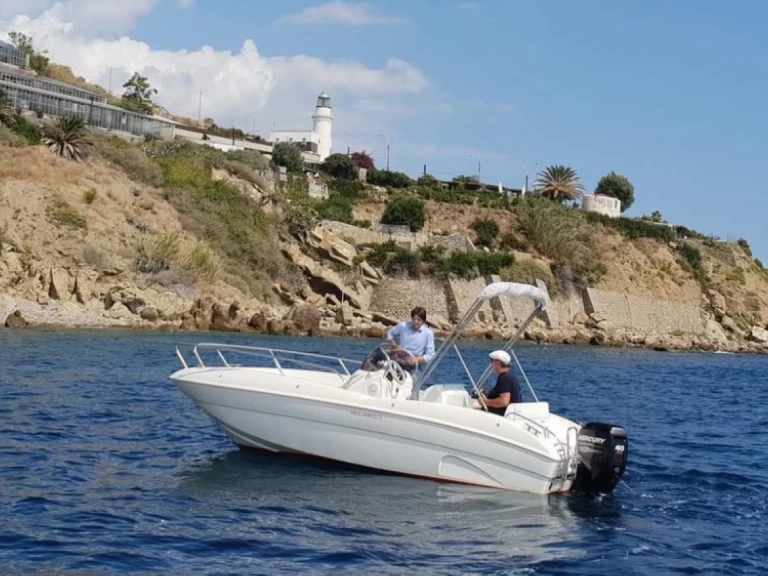 Motorboat for rent Imperia at the best price