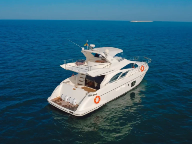 Motorboat rental with or without captain Azimut Antibes