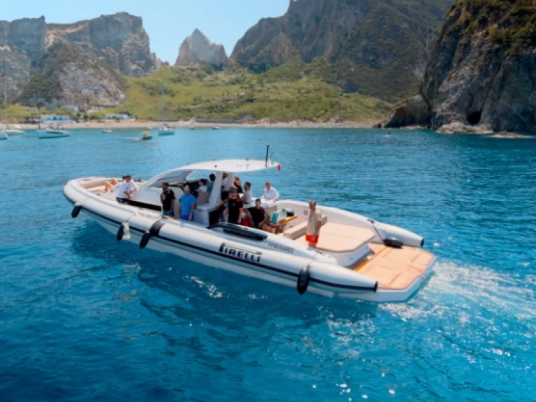 Boat rental Pirelli 50 EFB in Naples on Samboat