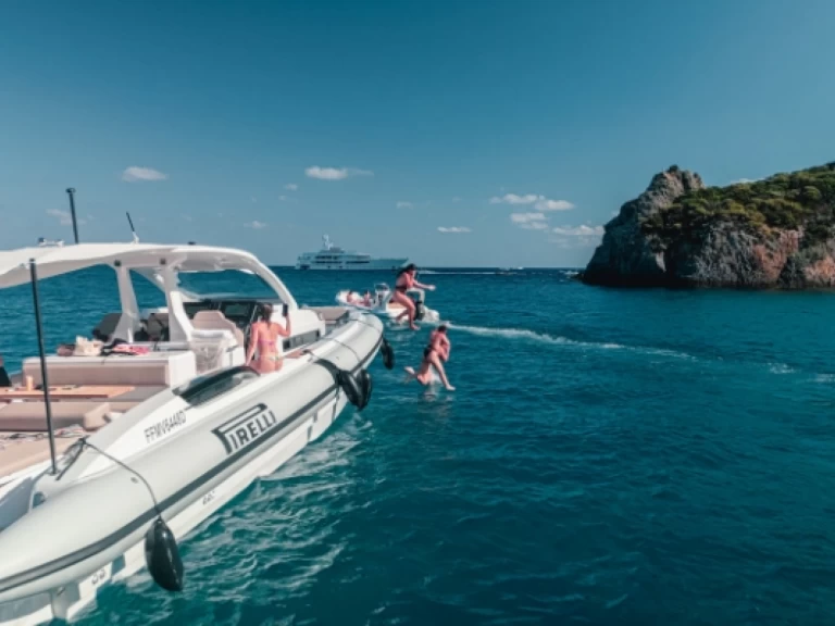 RIB for rent Naples at the best price