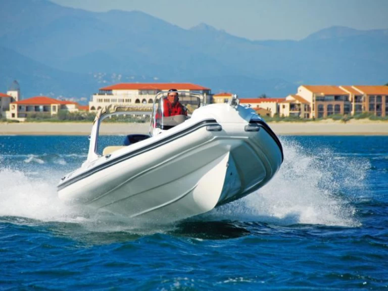 Nuova Jolly Blackfin 25 Elegance charter bareboat or captained in  Bol