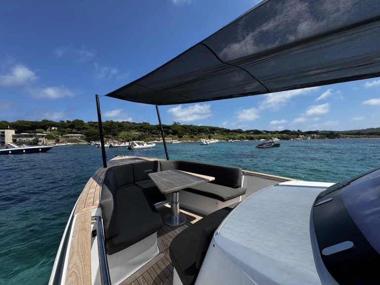 Motorboat rental with or without captain Fjord Port Grimaud
