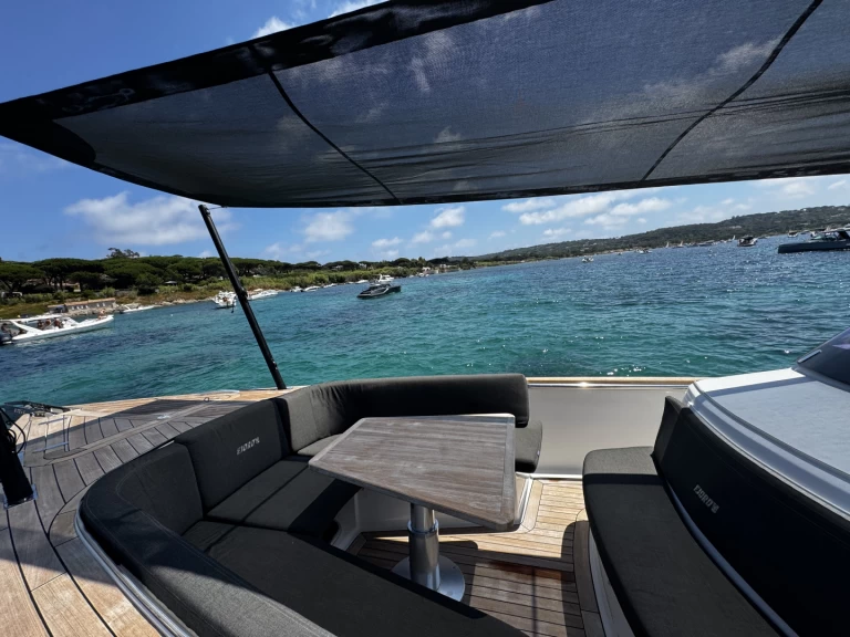 Motorboat for rent Port Grimaud at the best price