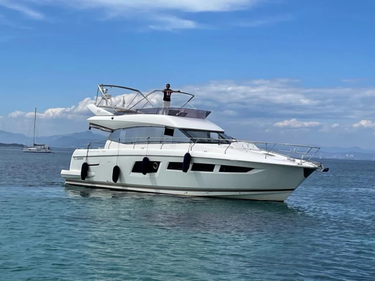 Motorboat rental in Antibes - Prestige Prestige 500 Fly