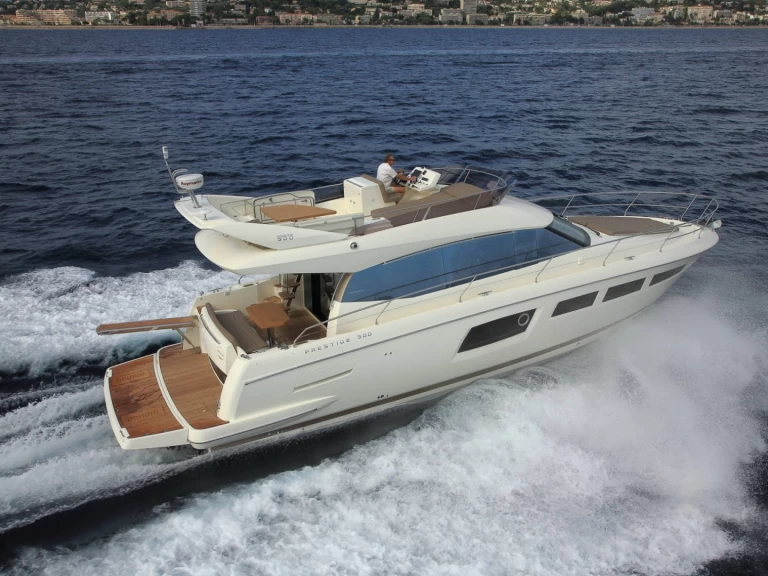 Motorboat rental with or without captain Prestige Antibes