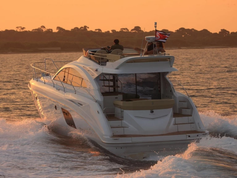 Yacht charter Antibes cheap Monte Carlo 47 Fly